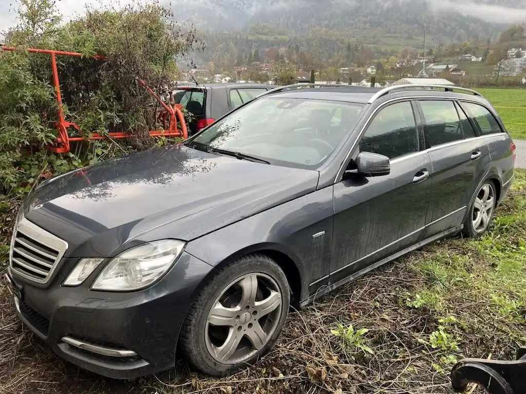 MERCEDES-BENZ E-Klasse S212 Kombi E 350 CDI BlueEF Avantgarde 4m