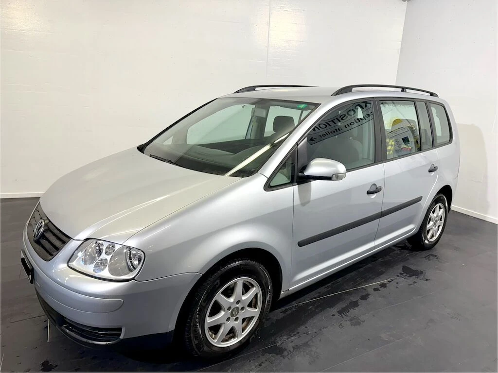 VOLKSWAGEN Touran - Image 15