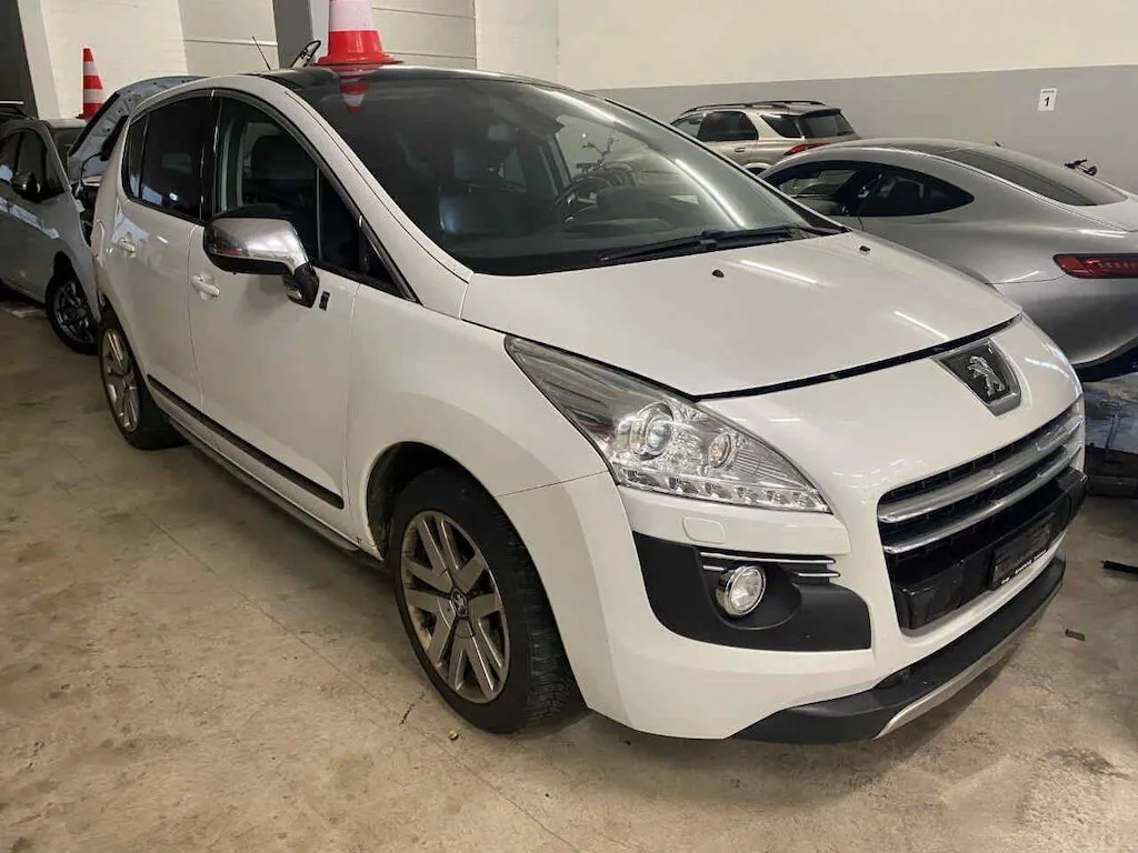 PEUGEOT 3008 HYBRID4 2.0 HDI