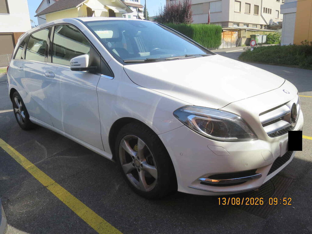 MERCEDES-BENZ B180 - Image 9