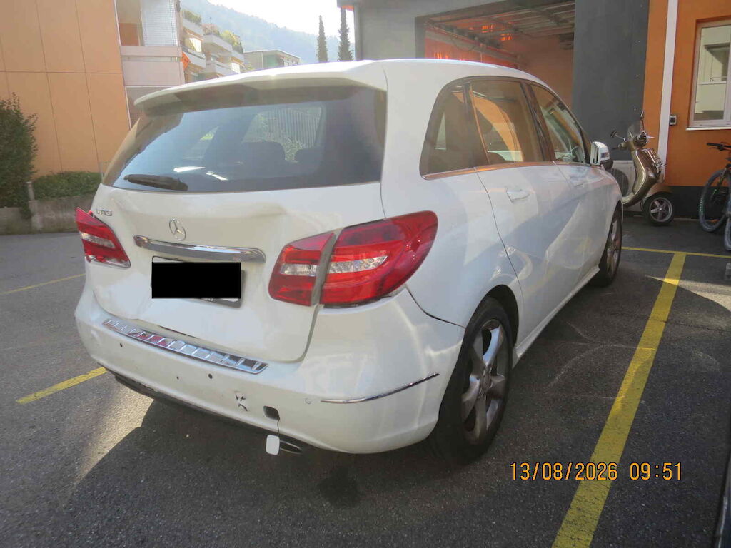 MERCEDES-BENZ B180 - Image 6